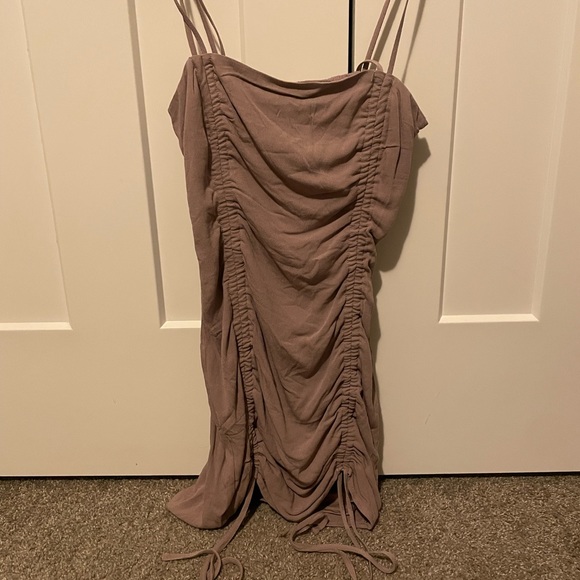 Garage dress - Picture 1 of 2